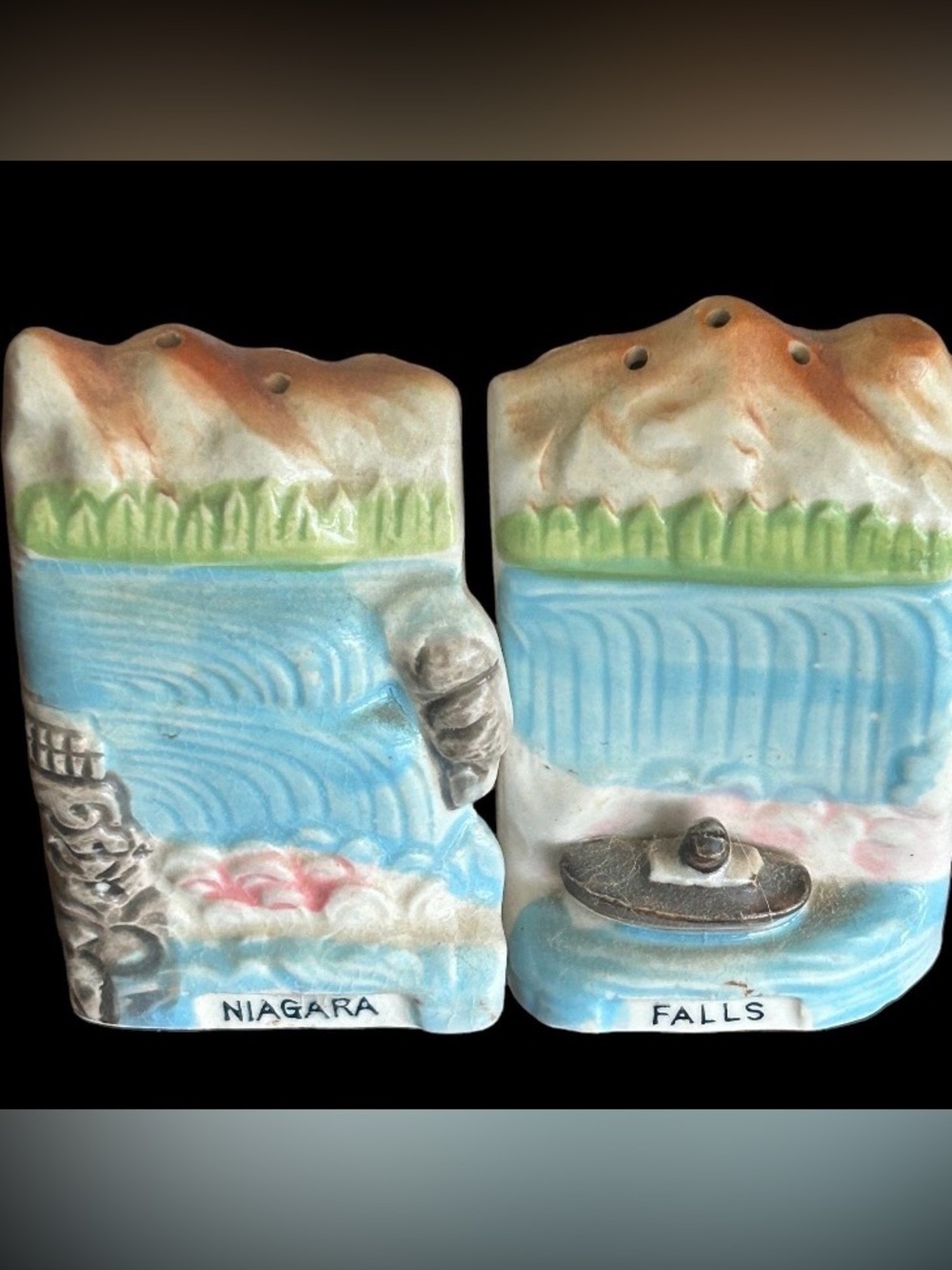 Vintage Niagra Falls Souvenir Vintage Salt & Pepper Shakers With Cork Stoppers
